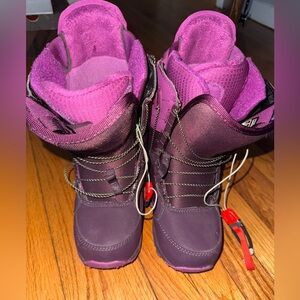 Burton Limelight Vibrant Purple Woman’s Snow Boots size 5